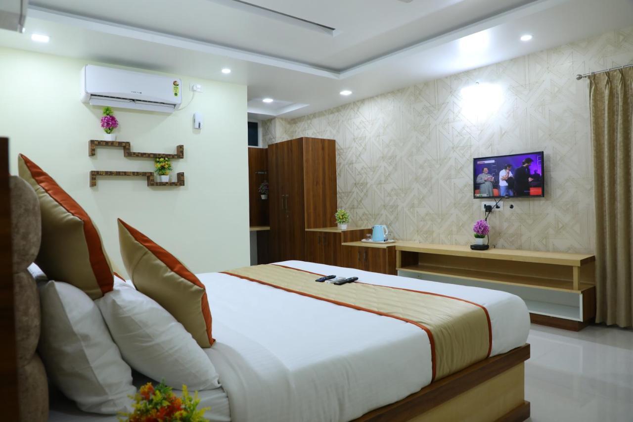Hotel 8th Mile Suites Bangalore Exterior foto